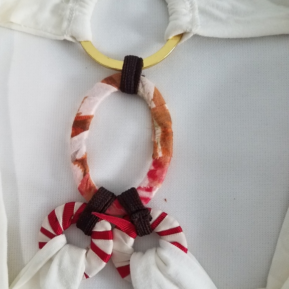 Beautiful woman's stretchy top - Picture 4 of 10